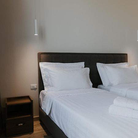 Hotel Kroi Near Castle Entrance Castle And Town View กรูเยอ ภายนอก รูปภาพ