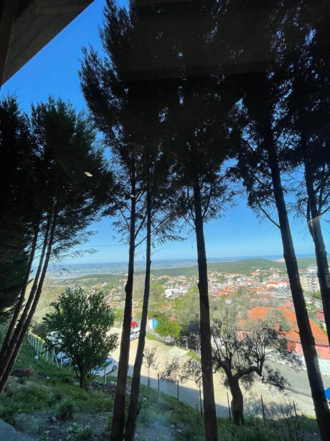 Hotel Kroi Near Castle Entrance Castle And Town View กรูเยอ ภายนอก รูปภาพ